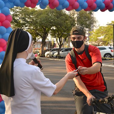 1ª Parada Universitária comemora Dia do Estudante