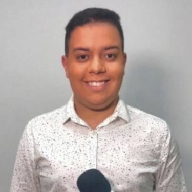Estudante de Jornalismo do UNISAGRADO entrevista Ministro da Educação