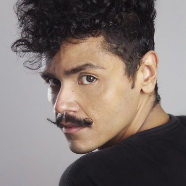 Egresso de Artes Cênicas produz clipe com Lázaro Ramos, Alcione, Tia Surica e outros artistas