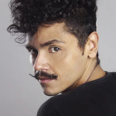 Egresso de Artes Cnicas produz clipe com Lzaro Ramos, Alcione, Tia Surica e outros artistas