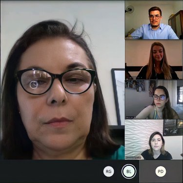Reunião inaugural com estudantes extensionistas contou com a participação de egressas
