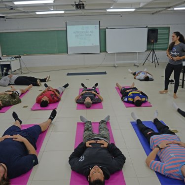 III Jornada de Educação Física contou com oficinas de Yoga e Natação