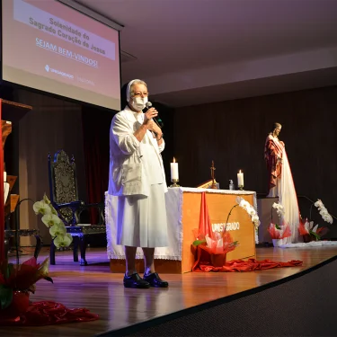 UNISAGRADO celebra Semana do Sagrado Corao de Jesus em comemorao ao patrono da Instituio