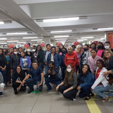 Centro Educacional de Jovens e Adultos visita campus do UNISAGRADO