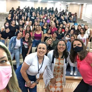 Curso de Esttica e Cosmtica recebe demonstrao de eletroterapia