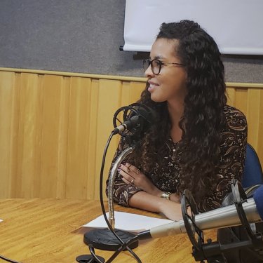 Programa de rádio desenvolvido por egressa de Jornalismo é veiculado pela Unesp FM