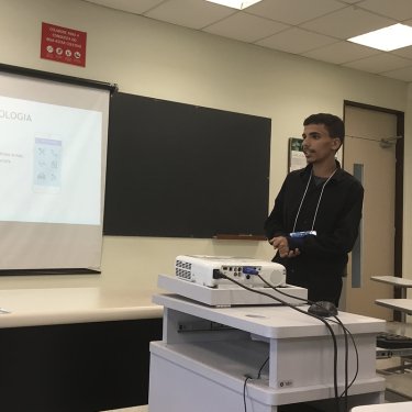 Projeto sobre comunicação entre ouvintes e não ouvintes é apresentado em Congresso Nacional de Iniciação Científica