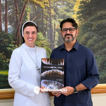 Professor do UNISAGRADO lan�a livro sobre Pr�tese Dent�ria e destaca integra��o entre ci�ncia e pr�tica cl�nica