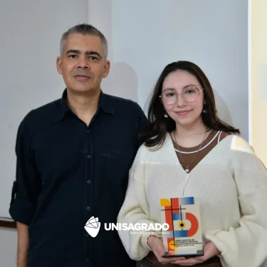 Aluna de Design do UNISAGRADO conquista 2� lugar em concurso regional de excel�ncia gr�fica