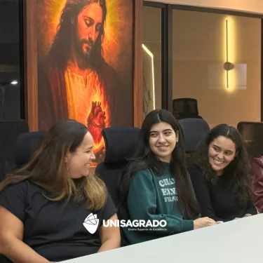 Sagrada Resenha re�ne alunos vencedores do Trote Solid�rio 2026 em encontro com a Reitoria