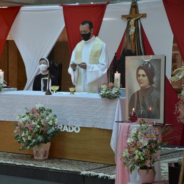 UNISAGRADO celebra a solenidade da Bem-aventurada Clélia Merloni