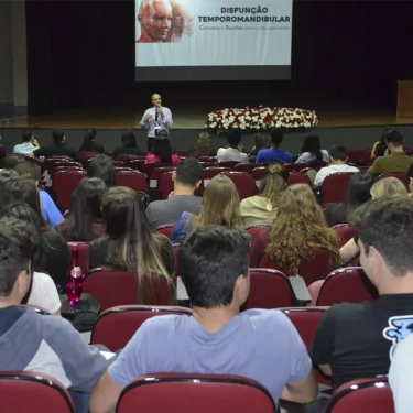 Sucesso na 12 Jornada de Odontologia da USC