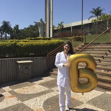 Egressa de Biomedicina  aprovada em Aprimoramento