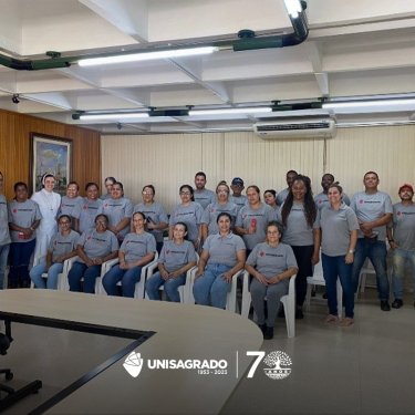 Reitora re�ne colaboradores para acolhida do 1� semestre