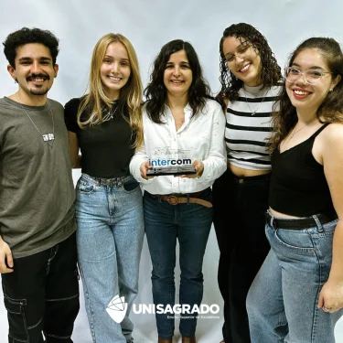 Audiodrama produzido por estudantes do UNISAGRADO vence categoria no Expocom Sudeste e est entre os melhores do Brasil