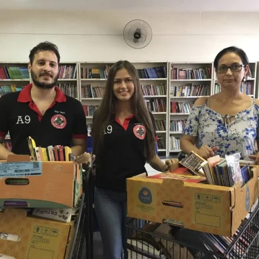 Atltica 9 de Maio arrecada 500 livros em ao social