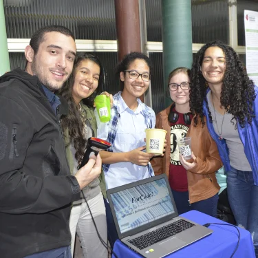 Negcios e produtos inovadores foram apresentados na I Mostra de Empreendedorismo