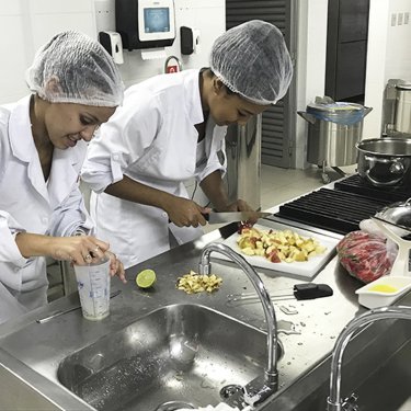 Curso de Nutrição na Simab e na Sipat da Tel Telecomunicações