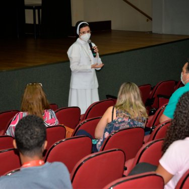 �Conversa com a Reitora� apresentou metas, a��es e planos institucionais aos colaboradores