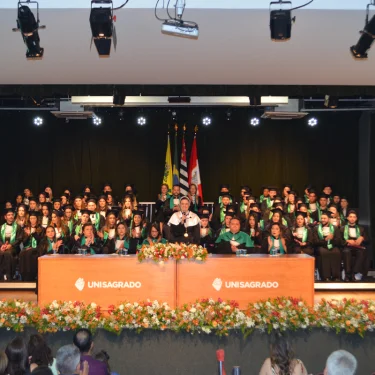 UNISAGRADO encerra temporada de formaturas com saldo de 900 profissionais formados