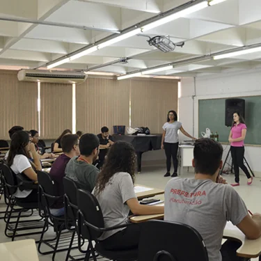 Estagirios em Ao na USC