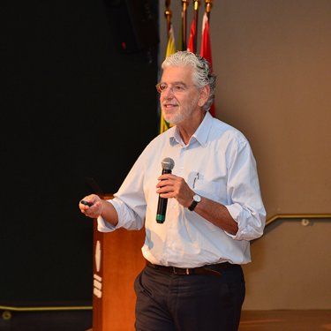 Segundo dia do SILE aborda a Base Nacional Comum Curricular, as tecnologias e as possibilidades de ensino aprendizagem em sala de aula
