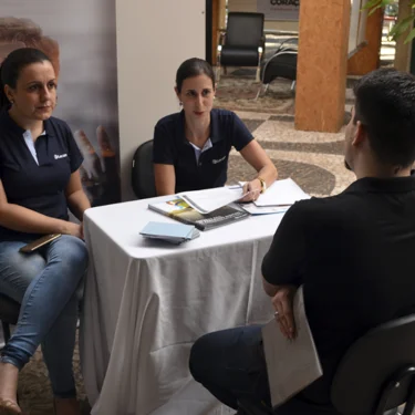 1 Feira de Empregabilidade da USC reuniu 21 empresas da regio
