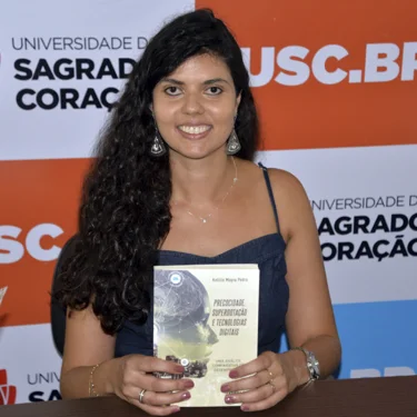 Diretora da USC lana livro sobre educao e tecnologias