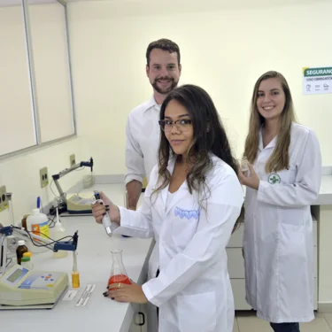 Coordenador da USC tem estudo publicado em revista e livro internacionais