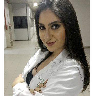 Egressa de Biomedicina � aprovada em mestrado em Oncologia, na USP