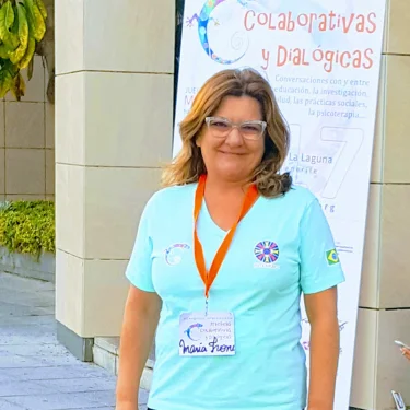 Professora de Psicologia participa de evento internacional