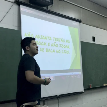 Projetos de extenso RP Comunica e Reger realizam atividade de sensibilizao