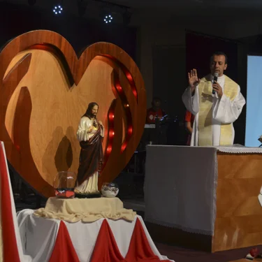 Missas em honra ao Sagrado Corao de Jesus