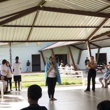 Estudantes da USC encenam Via Sacra em hospital geritrico e neurolgico