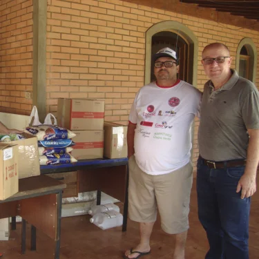 Entrega das arrecadaes do Natal de Prato Cheio