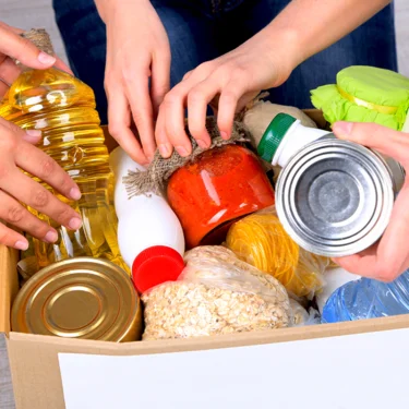 Arrecadao de alimentos no-perecveis na USC