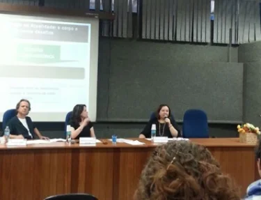 Professora da USC participou de mesa-redonda em Simpsio na Unesp de Bauru