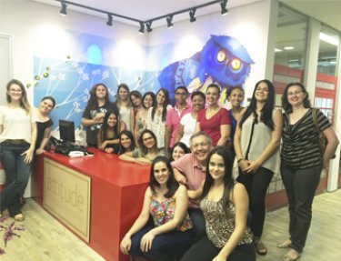 Estudantes e professores da USC na MVL Comunicação 