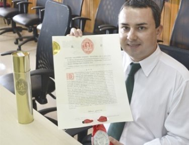 Professor da USC tem diploma internacional reconhecido no Brasil