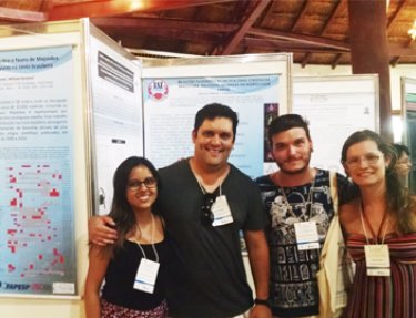 Professor e estudantes da USC no 8º Congresso Brasileiro sobre Crustáceos