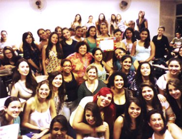 Calouros do curso de Pedagogia da USC fazem uma C�psula do Tempo
