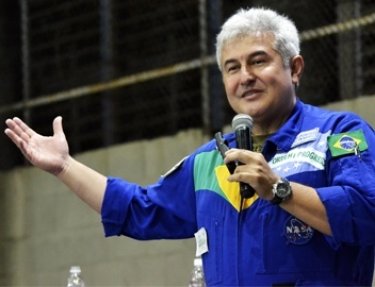 USC recebeu Marcos Pontes para sua tradicional Aula Magna
