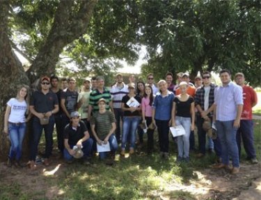 Estudantes do curso de Engenharia Agron�mica da USC visitaram Fazenda Experimental