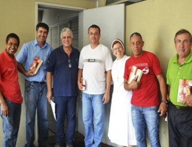PdU presenteia funcion�rios da USC na semana da P�scoa 