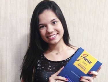 Estudante do curso de Jornalismo da USC tem poesia selecionada no concurso &ldquo; Poetize 2015 &rdquo;