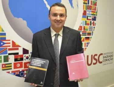 Professor do curso de Rela��es Internacionais da USC publica duas obras internacionais
