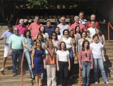 Primeira turma de Farm�cia da USC se encontra ap�s 30 anos de formatura