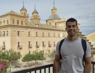Estudante do curso de Fisioterapia da USC est realizando intercmbio na Espanha