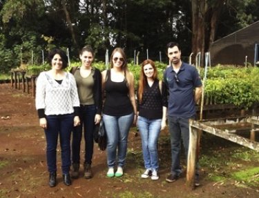 Estudantes e professores da USC realizam visita t�cnica na UNESP de Botucatu 