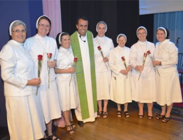 Irm�s Ap�stolas foram homenageadas 